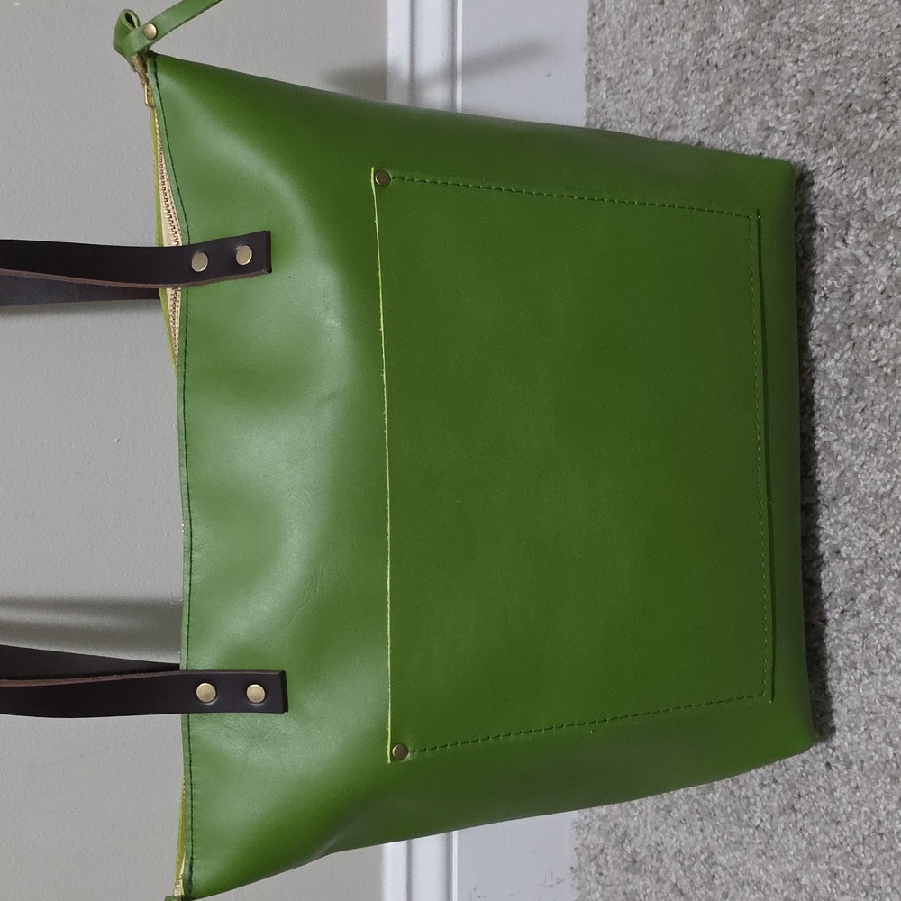 New Portland Leather Goods PLG Medium Zip Tote Green Apple - Picture 9 of 9